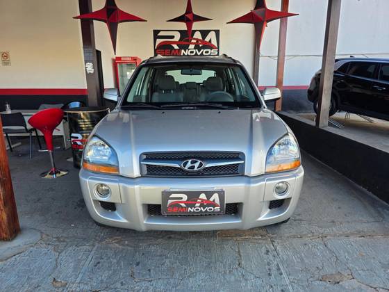 HYUNDAI TUCSON 2.0 MPFI GL 16V 142CV 2WD GASOLINA 4P AUTOMÁTICO